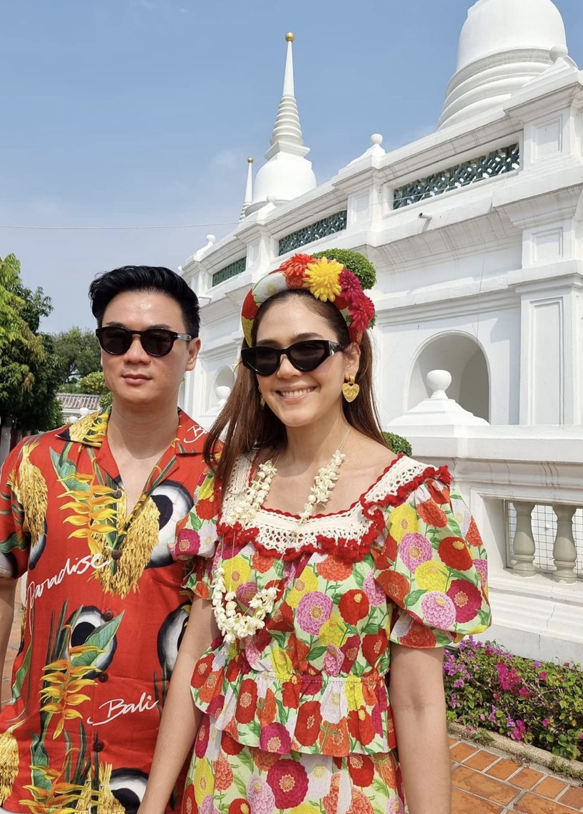 ชมพู่-น็อต พาลูกชายฝาแฝดเข้าวัดทำบุญในวันสงกรานต์ แอบดักคอคนดราม่า น้องพายุ หายไปจากเฟรม