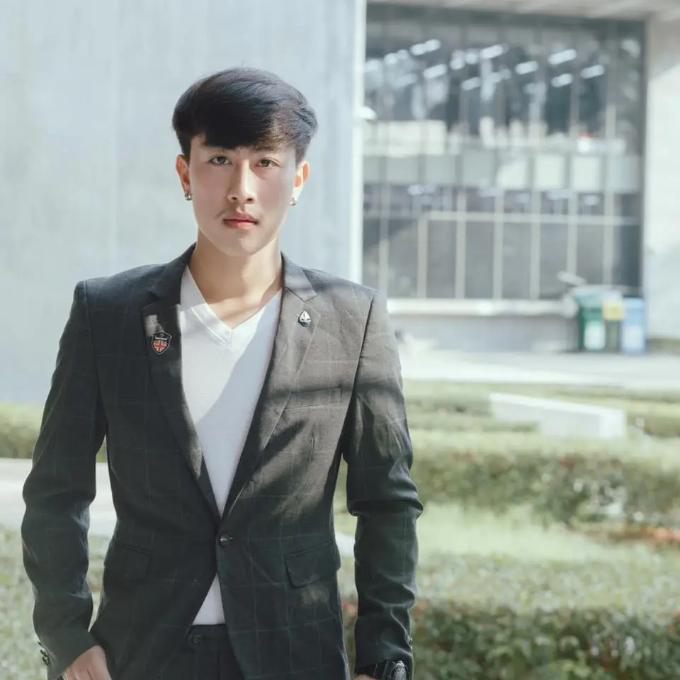 เผยภาพ "นุ๊ก ธนดล" หลังโกนหนวดเกลี้ยงในรอบ 3 ปี เปลี่ยนไปมาก จนแฟนๆ คอมเมนต์กันสนั่น