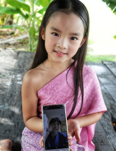 น้องปีใหม่ ลูกสาว แอฟ ทักษอร ยิ่งโตก็ยิ่งสวย ฉายแววนางเอก