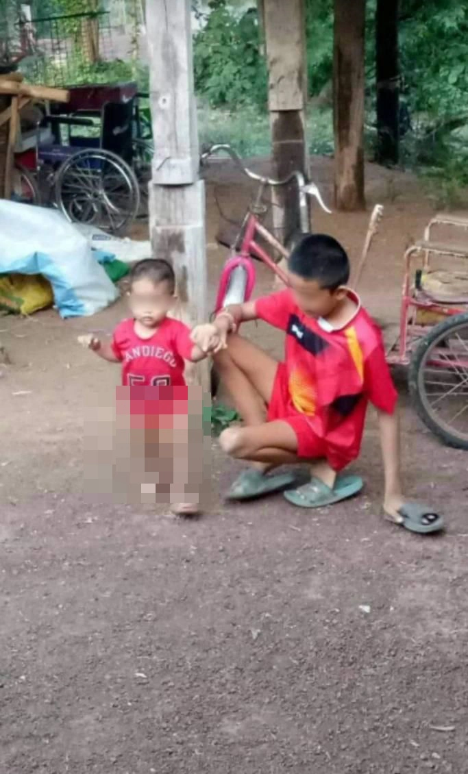 สาวซึ้งในจิต เห็นสองพี่น้องนั่งให้กำลังใจกันบนเตียงคนไข้ แม้กำพร้าพ่อแม่แต่ไม่รู้สึกขาด