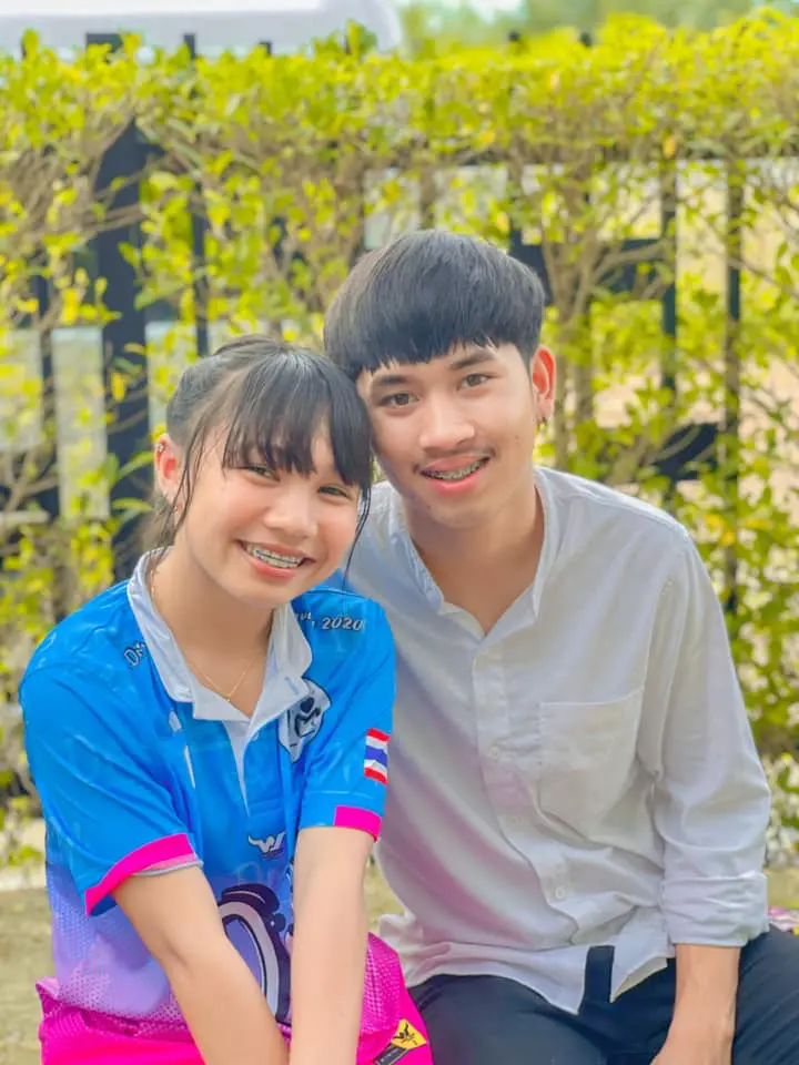 ฟลุ๊ค ฐิติกร คู่จิ้น ลิลลี่ โบกมือลาค่ายเพลงได้หมดถ้าสดชื่น