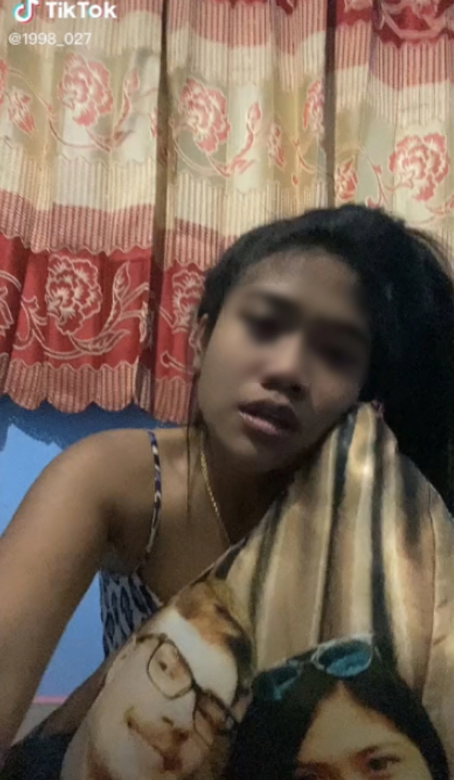 สาวสุดปวดใจ แฟนหนุ่มติดโควิด บินกลับมาหาไม่ได้ สุดท้ายตัดสินใจจบชีวิต