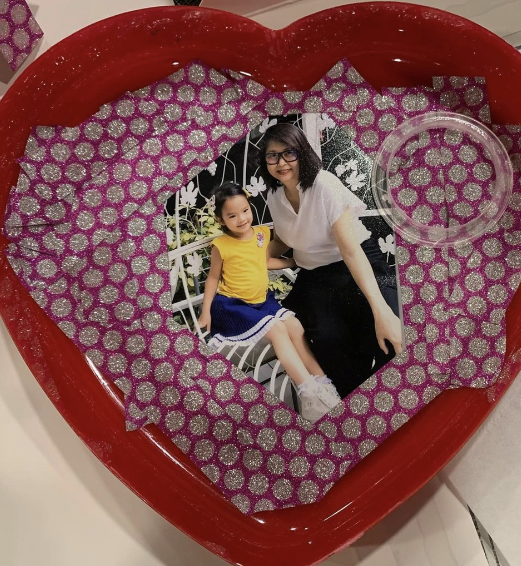 แอฟ ทักษอร-น้องปีใหม่ ทำการ์ดอวยพรวันเกิดให้คุณยาย   หมวดอ๋อ  คอมเมนต์อวยพร