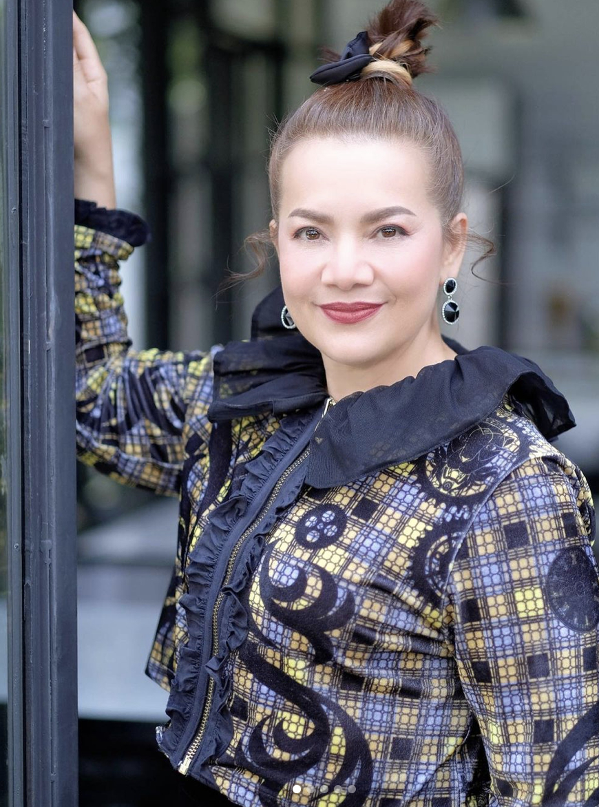 หนูแหม่ม สุริวิภา อวดลุคใหม่ ในวัย 52 ปี ตัดผมสั้นไว้ผมหน้าม้า