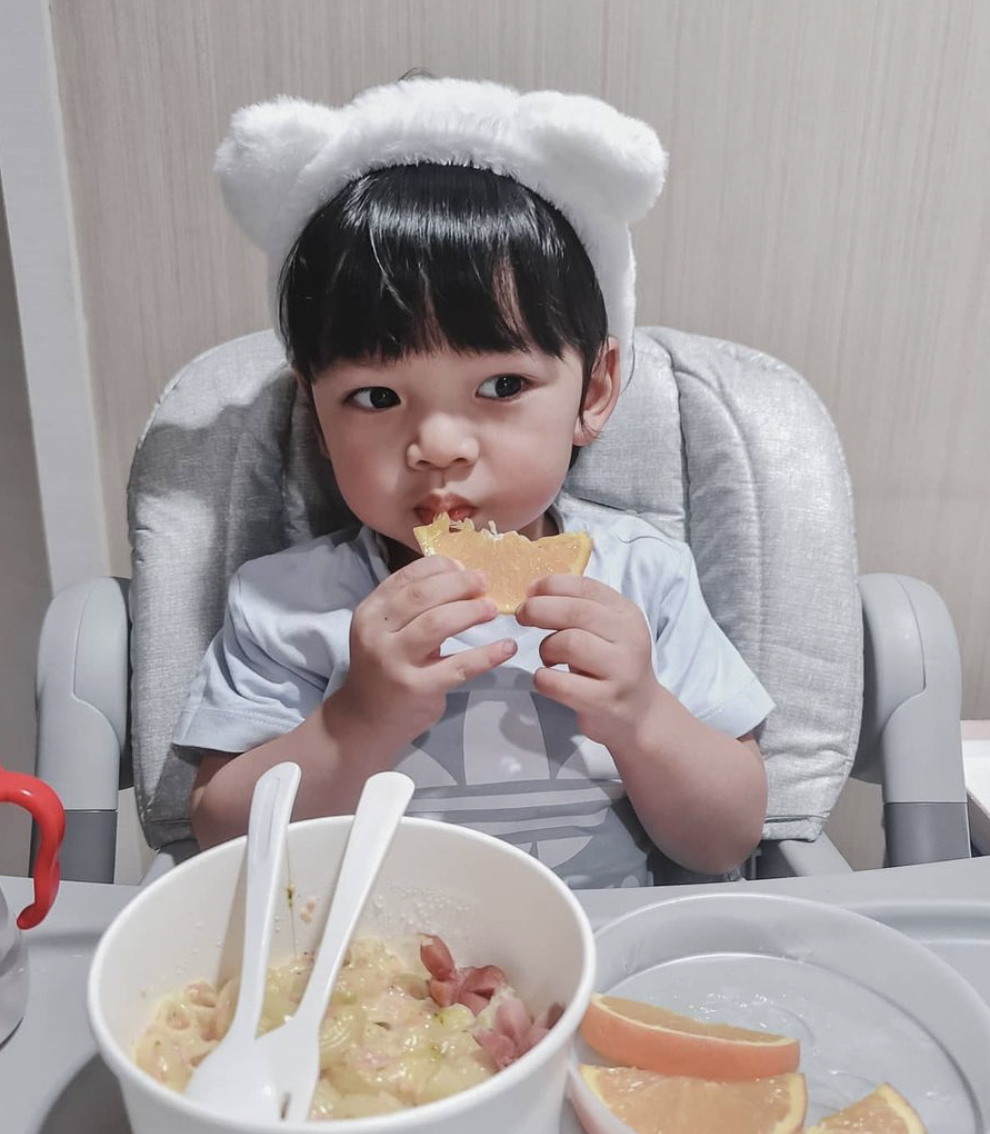 เปิดภาพล่าสุด น้องไทก้า ในโรงพยาบาล หลังพ่อแม่หายโควิด-19 กันหมด