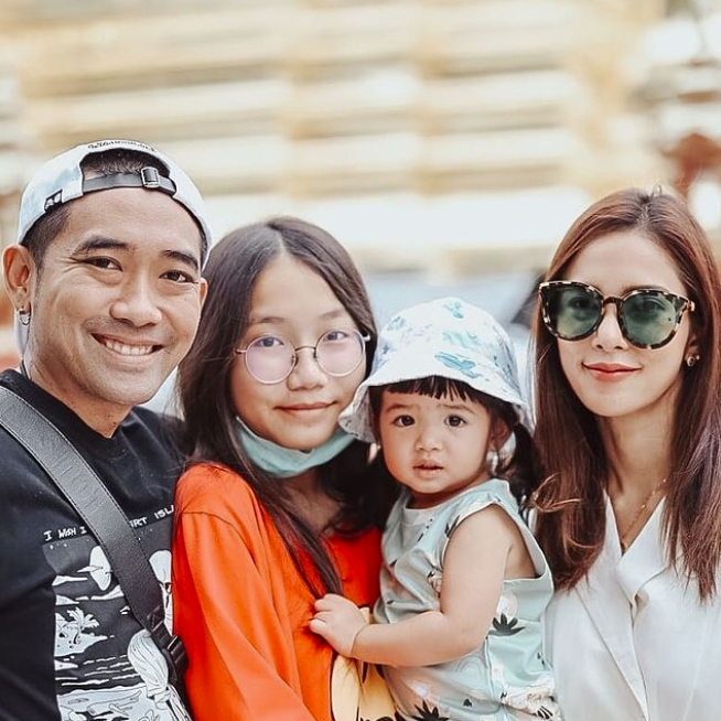 สวยเป๊ะเหมือนตุ๊กตา อุ้ม ลักขณา-นิวเคลียร์ หรรษา แต่งตัวจัดเต็ม ฉลองวันเกิดในธีมตุ๊กตาบาร์บี้