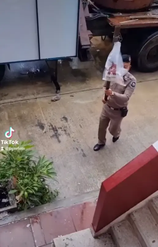 ลูกน้องตื้นตันใจ ผู้บังคับบัญชา ส่งอาหาร- น้ำดื่มให้ ถึงที่ทุกวัน