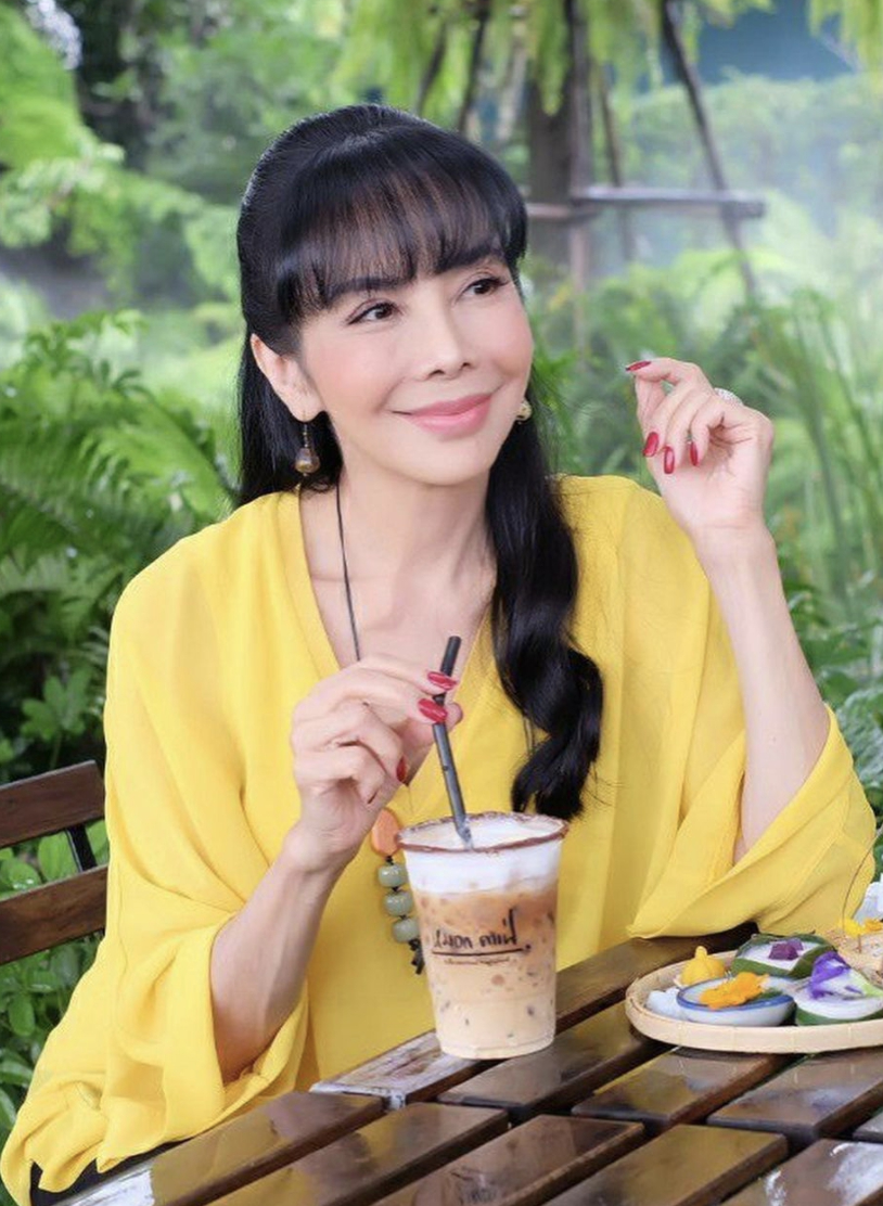 ตั๊ก มยุรา เผยโมเมนต์ ดินเนอร์ฉลองครบรอบแต่งงาน 30 ปี อย่างอบอุ่น เรียบง่าย