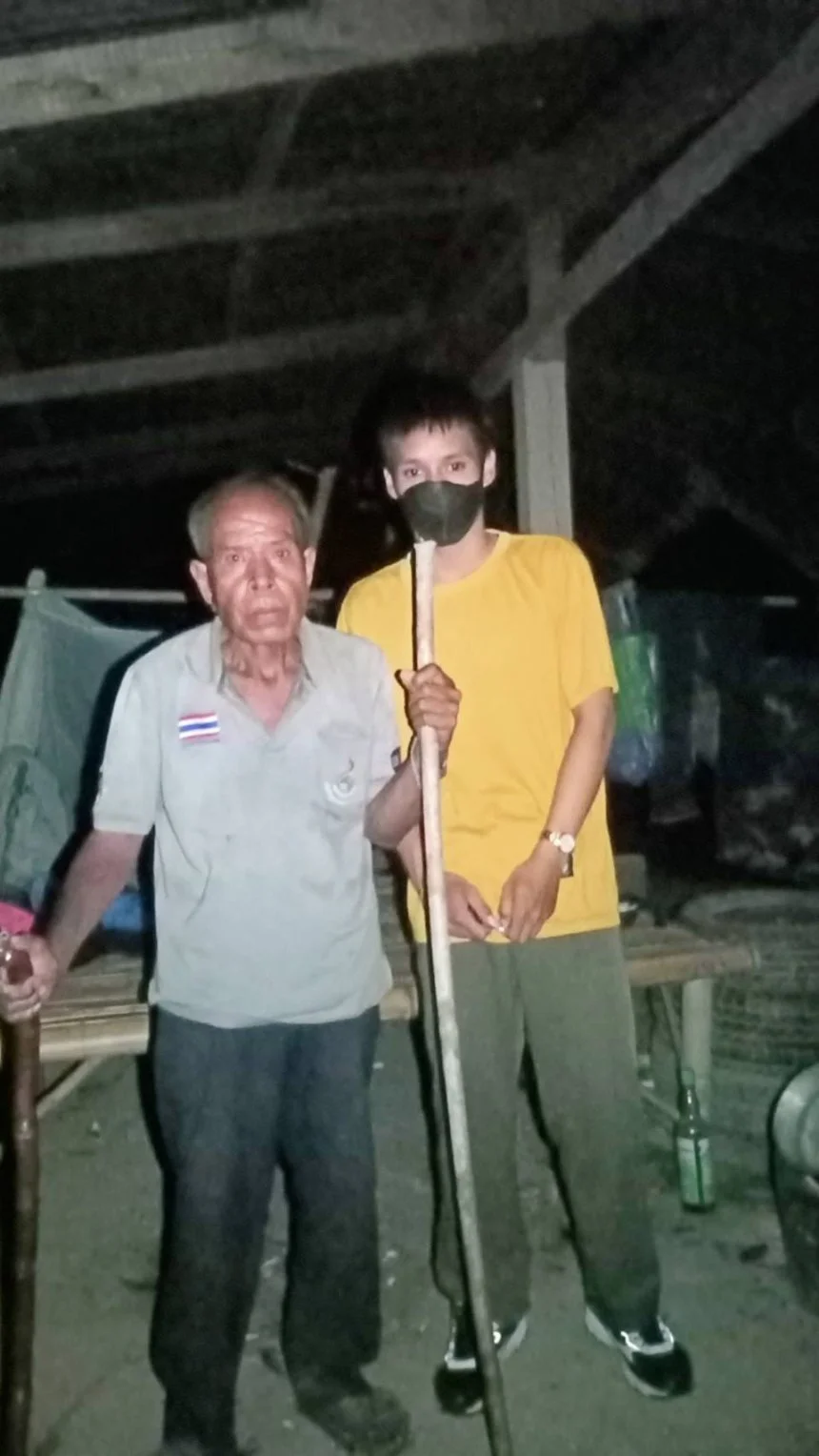 หนุ่มน้ำใจงาม ส่งคุณลุงไร้เงินแถมขาเจ็บ กลับบ้าน ก่อนได้ข้อคิดจำไปตลอด