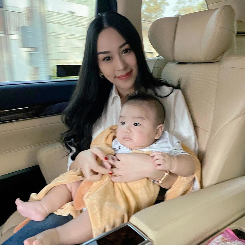 ตั๊ก มยุรา ยอมพูดแล้ว หลังลูกสาว น้ำตาล ณัชชา ประกาศตัวเป็นแม่เลี้ยงเดี่ยว