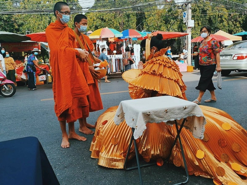 สุดครีเอท เปิดตำนานชุดทำบุญวันเกิดสุดอลังการ ปังตั้งแต่หัวจรดเท้า