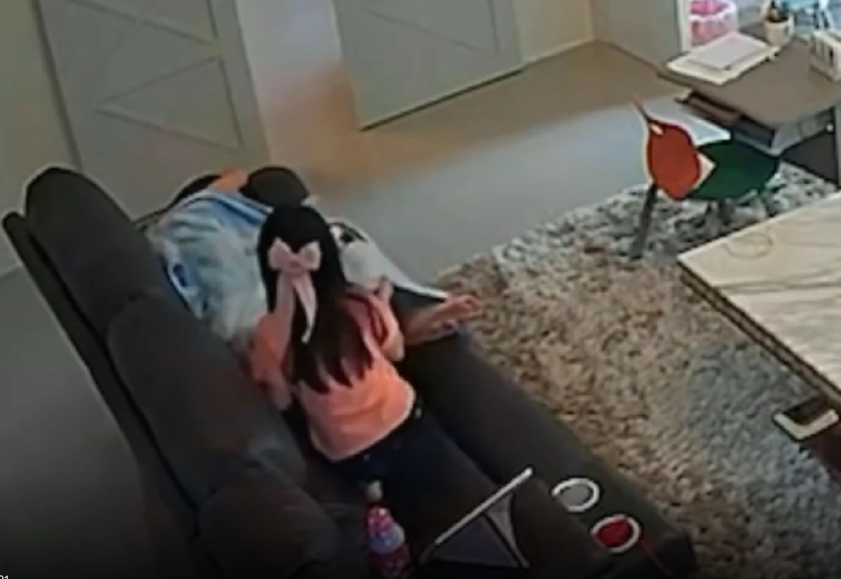 นุ้ย สุจิรา  เผยคลิปสุดน้ำตาซึม หลังน้องรดาลูกสาว เห็นคุณแม่หลับอยู่ข้างๆ