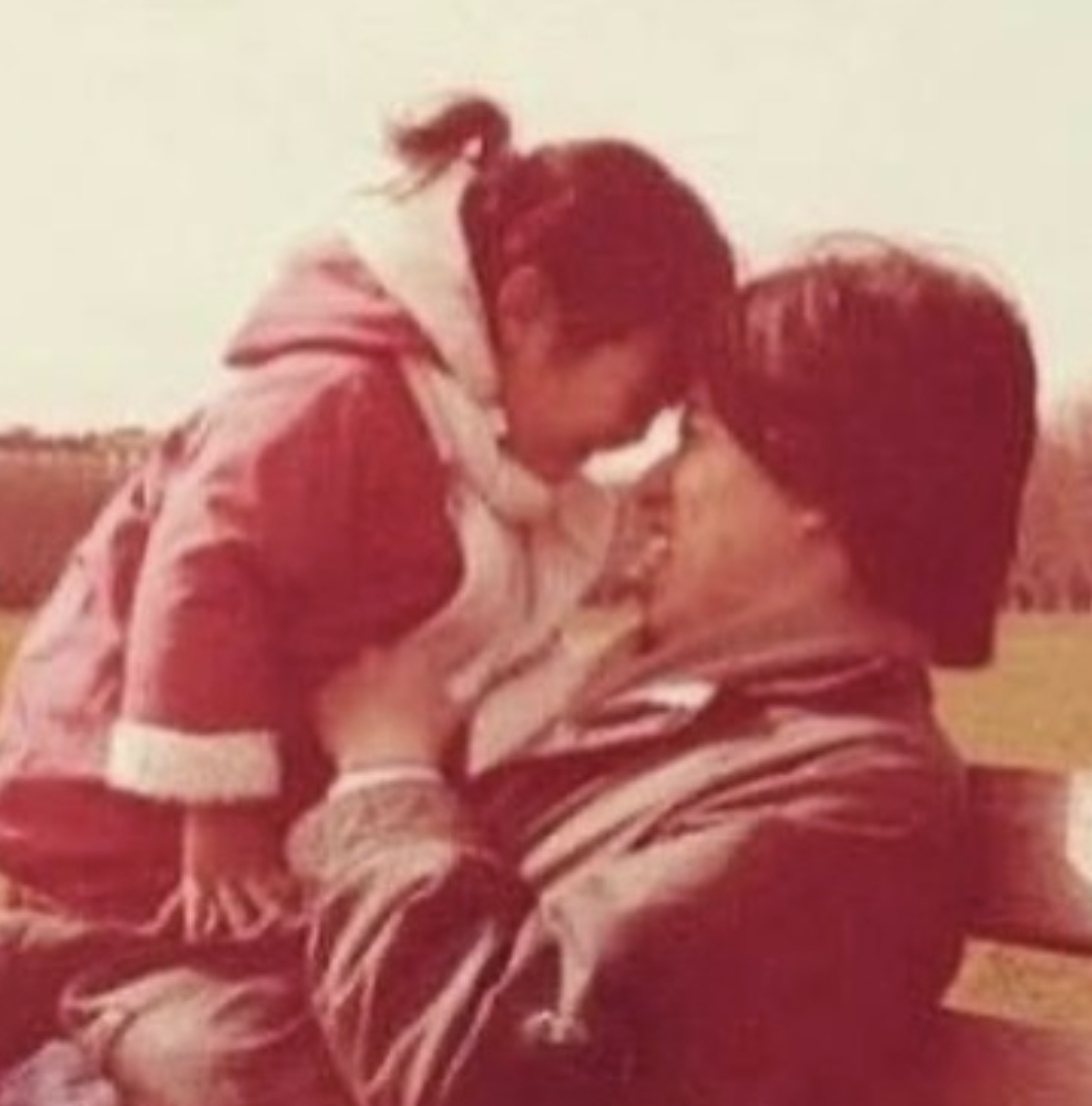 แอฟ ทักษอร โพสต์อวยพรวันเกิด "คุณพ่ออนุสรณ์" ผู้ชายที่เป็นทุกสิ่งในชีวิต
