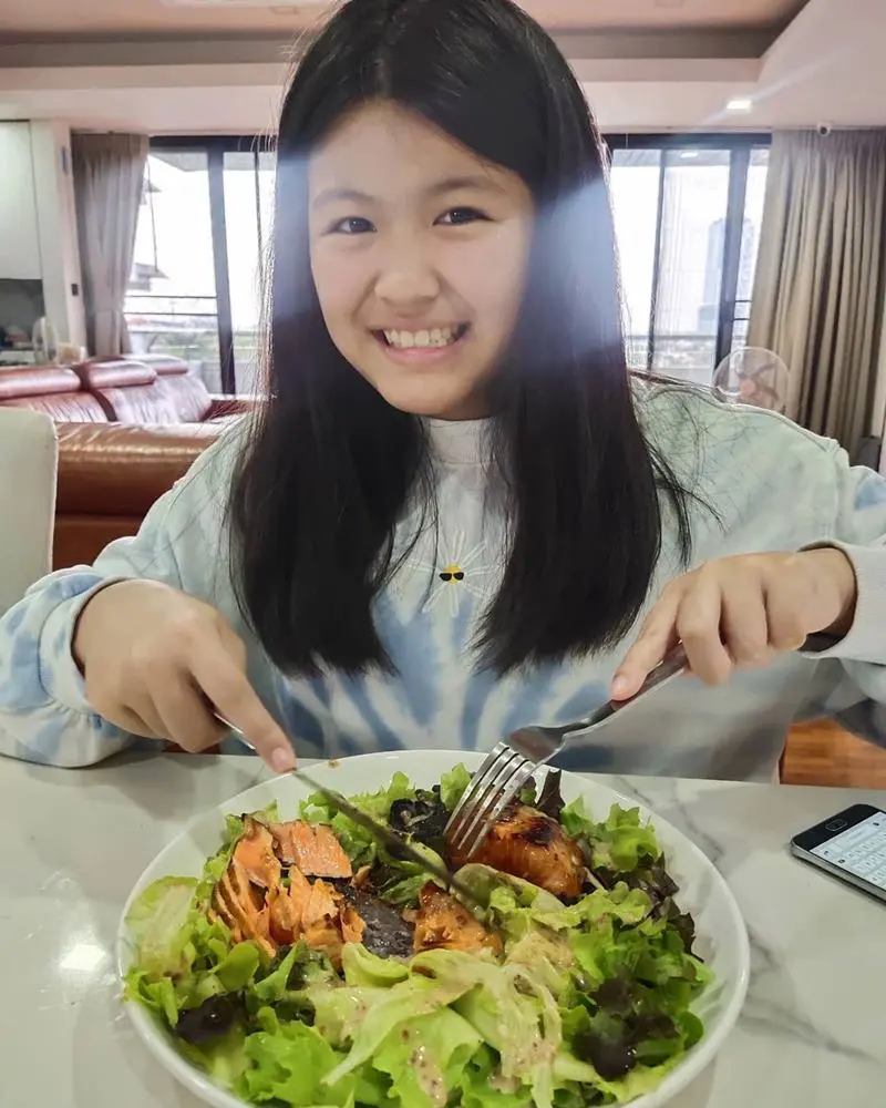 น้องณัชชา มุ่งมั่นย้ายไปเรียนต่างประเทศ ต่อยอดอนาคตเพื่อการศึกษา
