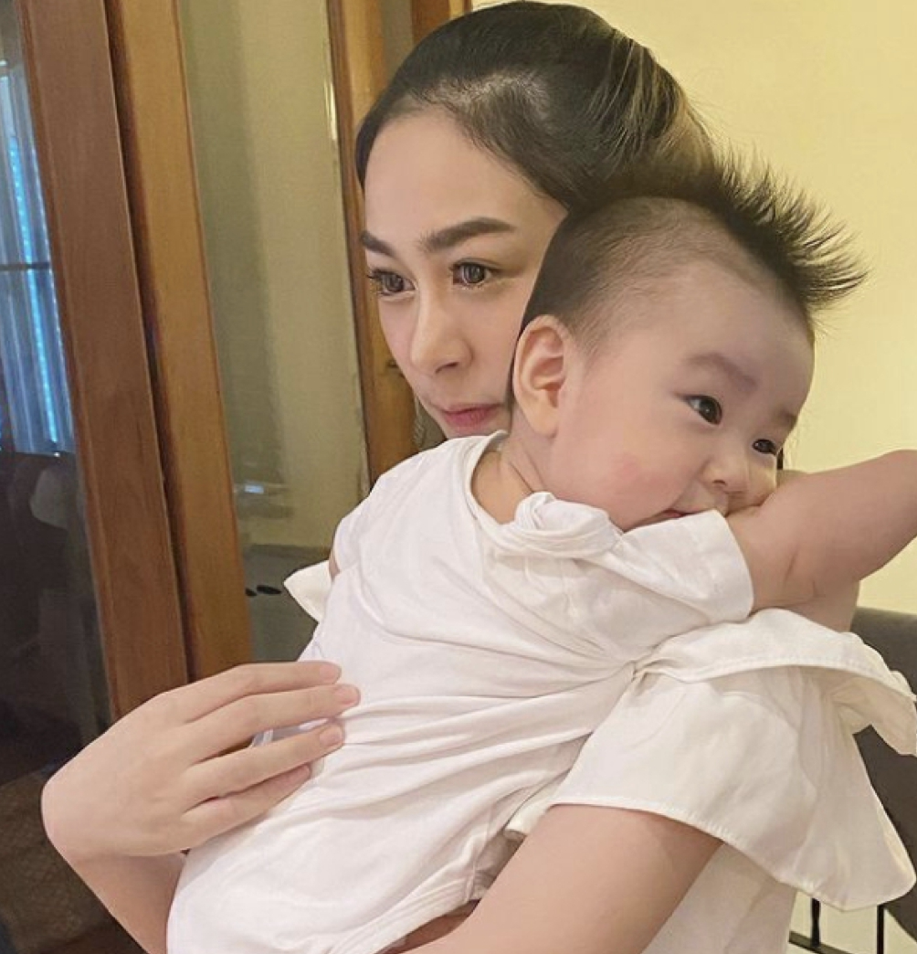 ตั๊ก มยุรา ยอมพูดแล้ว หลังลูกสาว น้ำตาล ณัชชา ประกาศตัวเป็นแม่เลี้ยงเดี่ยว