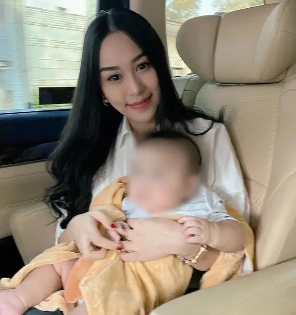 หนุ่มปริศนา โผล่คอมเมนต์ น้ำตาล ณัชชา อ้างเป็นพ่อน้องทีเค วอนอยากเจอลูก