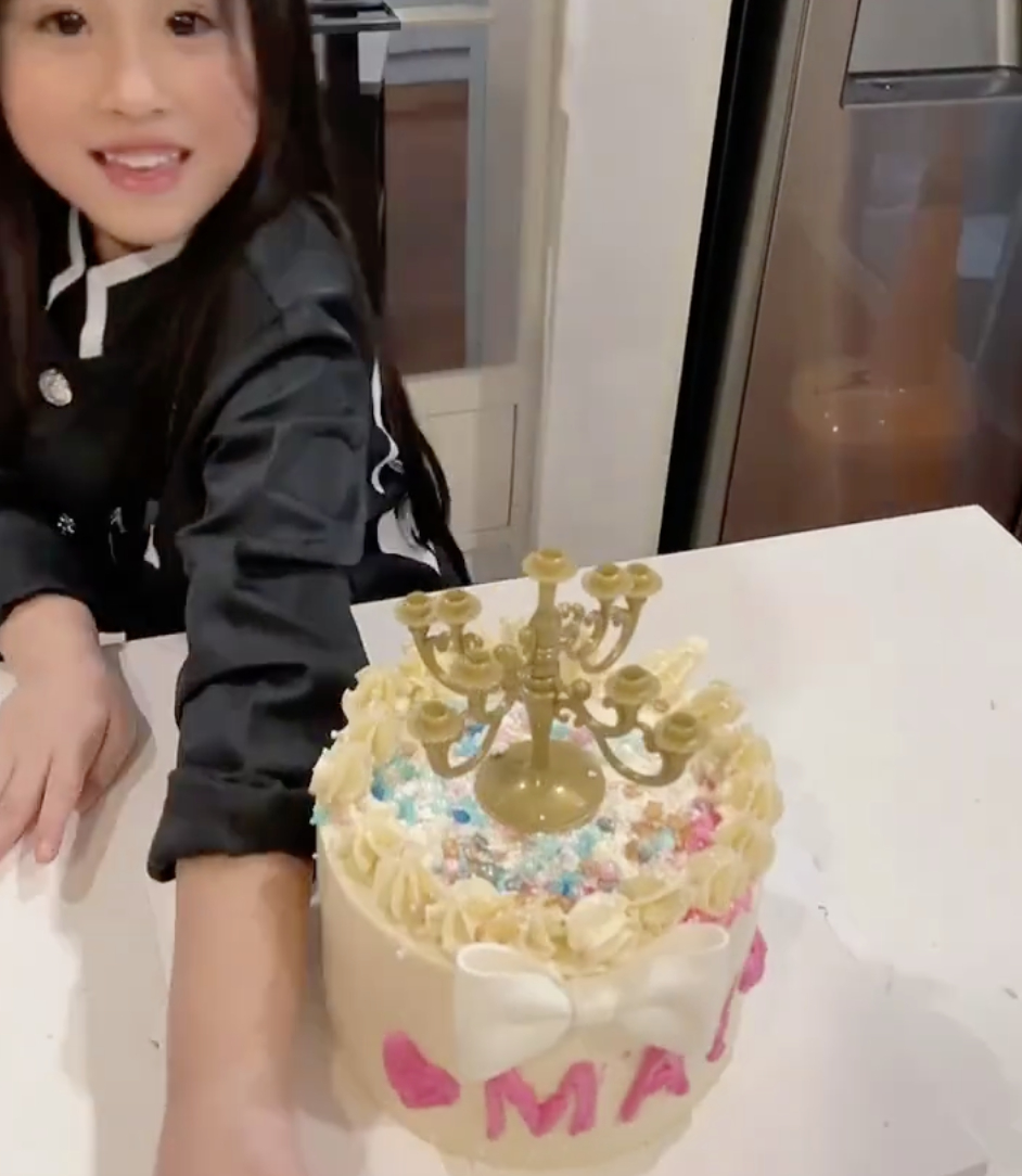 เมย์ ปทิดา โชว์เค้กวันเกิด น้องมายู ที่ตกแต่งให้เป็นของขวัญชิ้นเดียวในโลก
