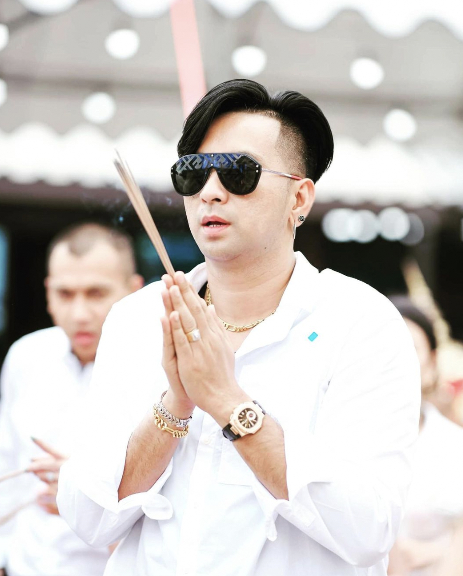 บอล เชิญยิ้ม บริจาคเงิน-เครื่องมือแพทย์ ช่วยโควิด-19  อุทิศบุญให้ "น้าค่อม"
