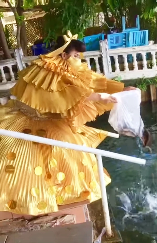สุดครีเอท เปิดตำนานชุดทำบุญวันเกิดสุดอลังการ ปังตั้งแต่หัวจรดเท้า