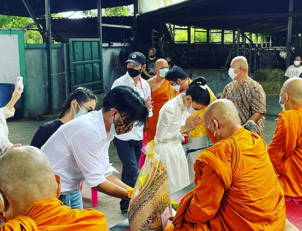 บอล เชิญยิ้ม จัดพิธีทำบุญครั้งใหญ่ให้ น้าค่อม  หลังจากไปใกล้ครบ 1 เดือน