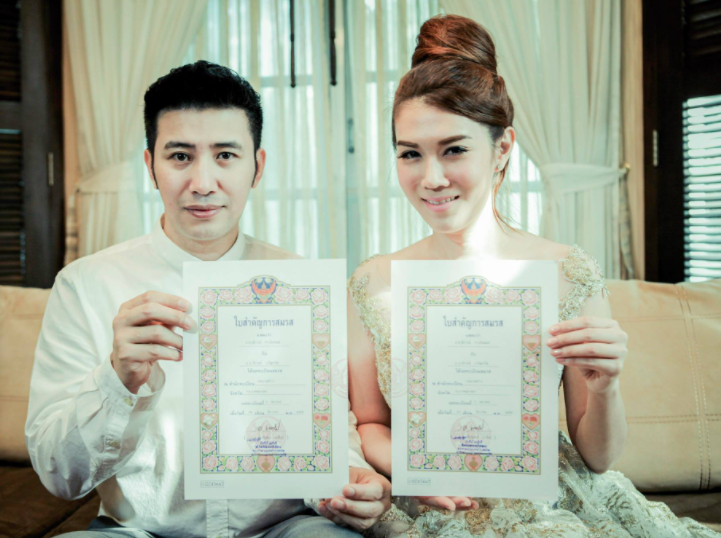 คู่รักดาราชื่อดัง ที่จัดงานวิวาห์แบบเรียบง่าย ไม่มีสินสอด แม้แต่บาทเดียว