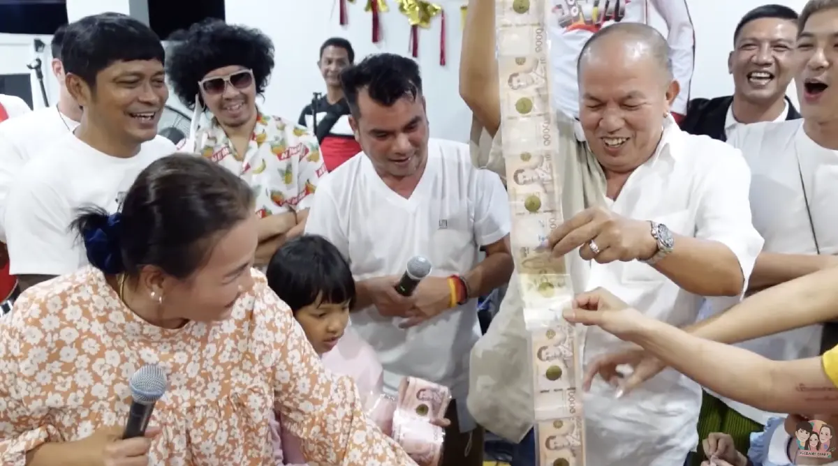 ย้อนคลิปงานวันเกิด น้าค่อม เมื่อต้นปี แม่เอ๋ จัดเซอร์ไพรส์ให้ชุดใหญ่