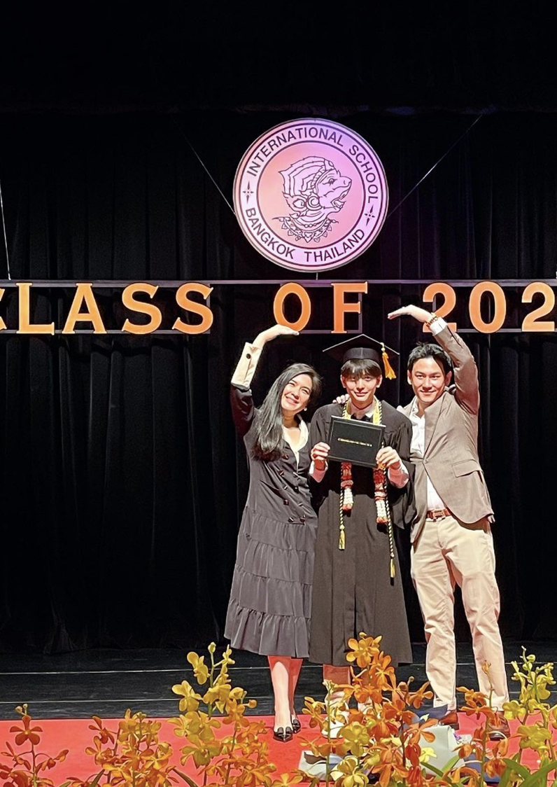 โบ ชญาดา และอดีตสามี ฟลุค เกริกพล ควงคู่ร่วมยินดีลูกชาย น้องอชิ จบการศึกษา