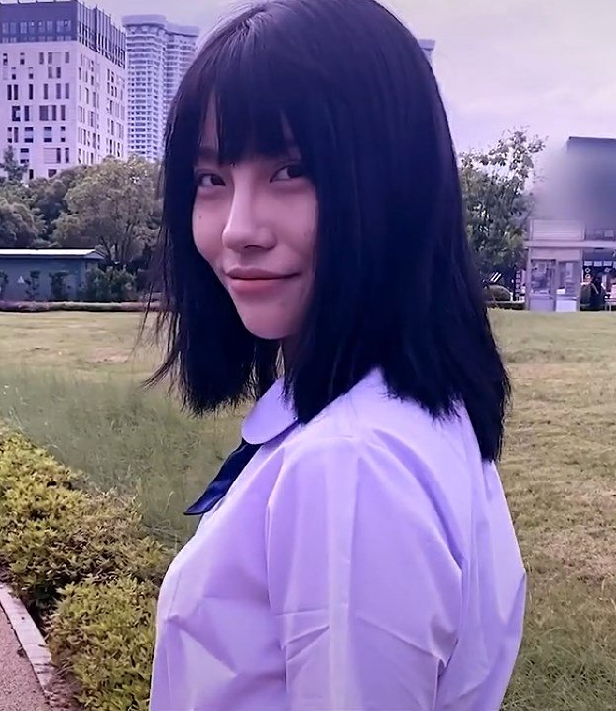 สาวจีนแต่งลุคแนนโน๊ะ เหมือนกันอย่างกับฝาแฝด เหมือนจนขนลุก