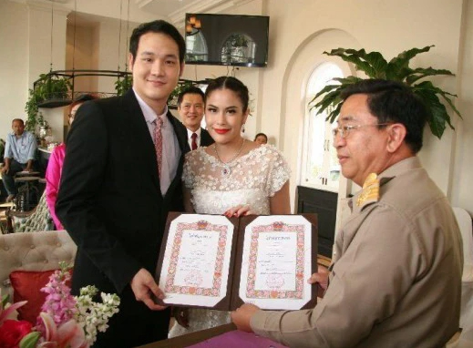 คู่รักดาราชื่อดัง ที่จัดงานวิวาห์แบบเรียบง่าย ไม่มีสินสอด แม้แต่บาทเดียว