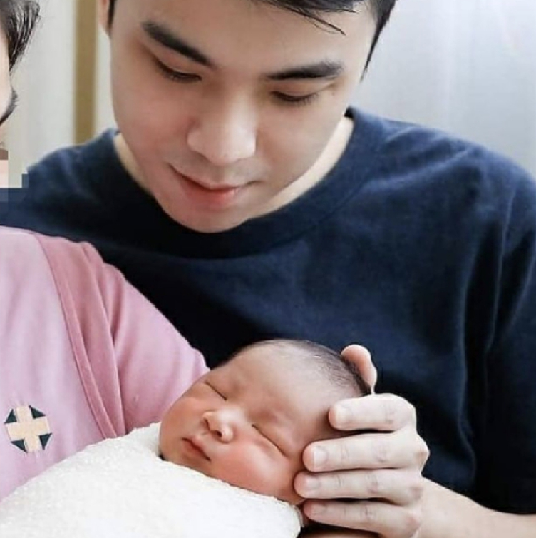 สามีชาวฮ่องกง น้ำตาล ทนไม่ไหว ประกาศขอจบปัญหา-วอนสื่อหยุด กลัวฝังใจลูก