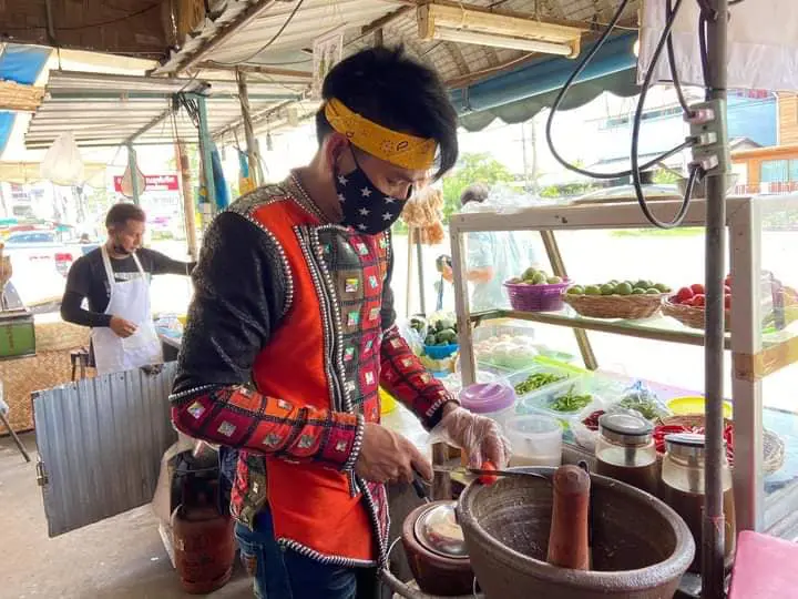 สื่อนอกตีแผ่ เรื่องราวชีวิตชาวไทย พลิกผันท่ามกลางวิกฤตโควิด-19 ระบาด