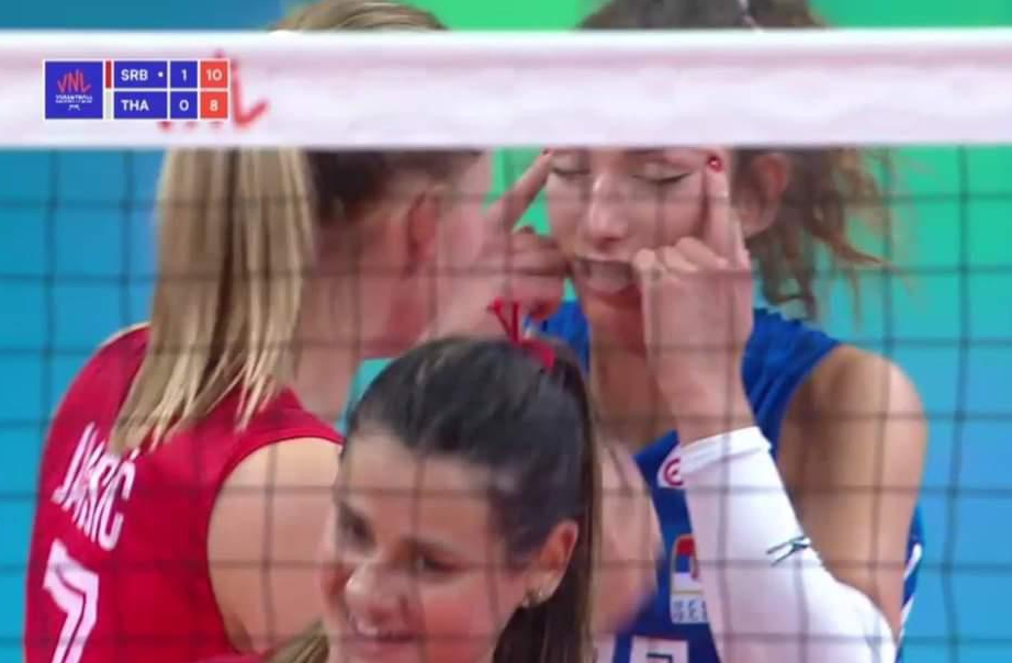 "เยอร์เยวิช" สาวนักตบทีมชาติเซอร์เบีย ร่ำไห้โร่ขอโทษทีมสาวไทย หลังจบเกม