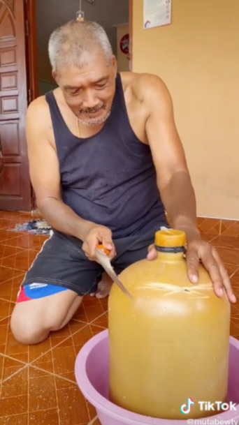 พ่อบ้านใจกล้า โชว์หลักฐานเด็ด หลังถูกภรรยาถาม เงินหายไปไหนหมด
