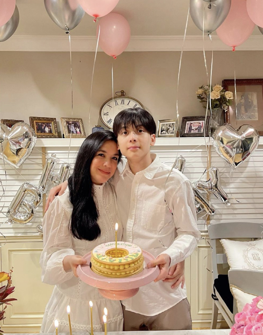 “น้องอชิ” ฉลองวันเกิด “แม่โบ ชญาดา” อายุครบรอบ 46 ปี อย่างเรียบง่าย อบอุ่น