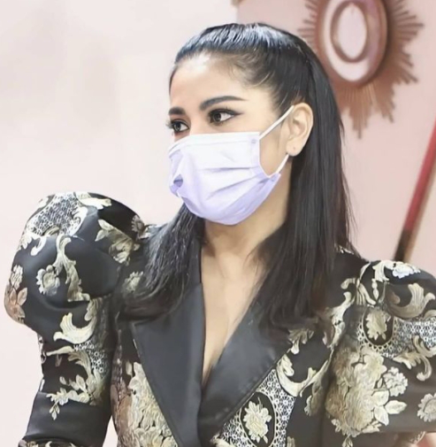  ตั๊ก ศิริพร พิธีกร