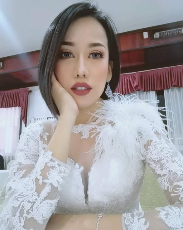 ตุ๊ก เดอะว้าวลาว