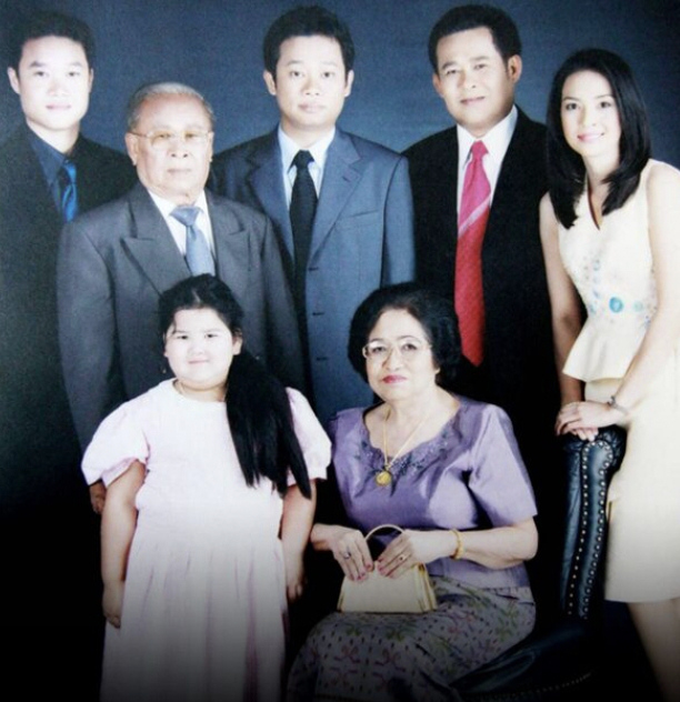 คุณแม่เป็ด เชิญยิ้ม