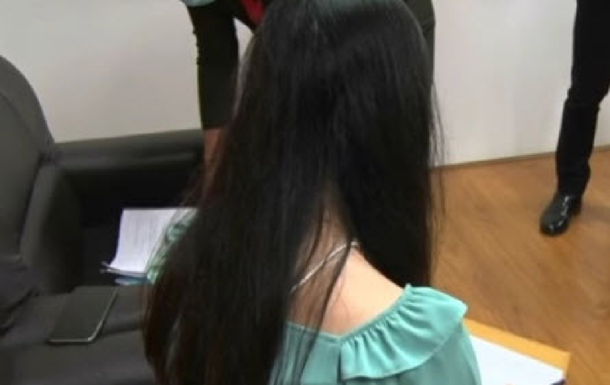 ครูสาวสุดช็อก ช้ำใจหนัก เจอแชทผัวพลอดรักลูกศิษย์วัย 18