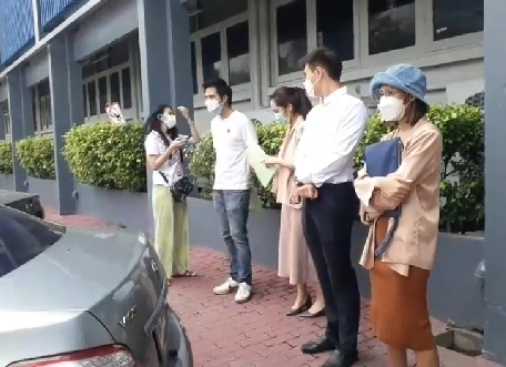 ตัวแทนกลุ่มผู้เสียหายร้องกองปราบฯ ถูกหลอกร่วมลงทุนหน้ากากอนามัย