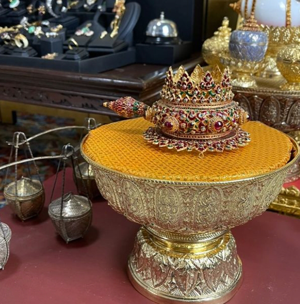 ม้า อรนภา ขายเครื่องประดับอัญมณี
