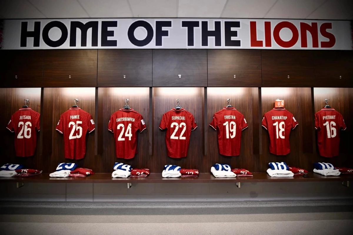 เผยรายชื่อผู้เล่น 11 ตัวจริง ทีมชาติไทย พบ ทีมชาติเวียดนาม วันนี้ 19.30 น.