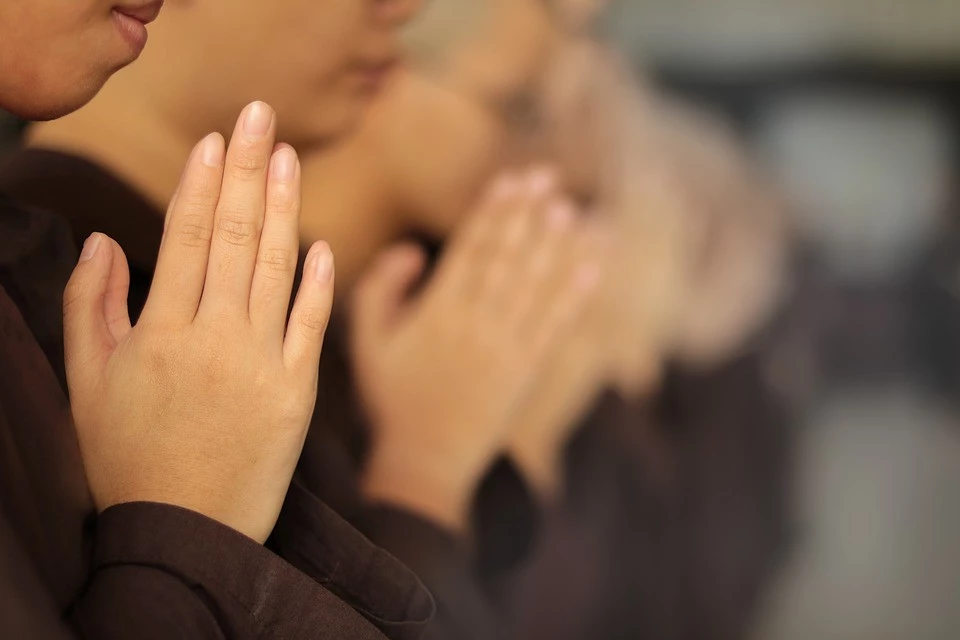 วิธีสวดมนต์ที่ถูกต้องก่อนนอน