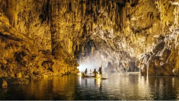 5 สถานที่ ขอโชคขอลาภ ขอพรพญานาค