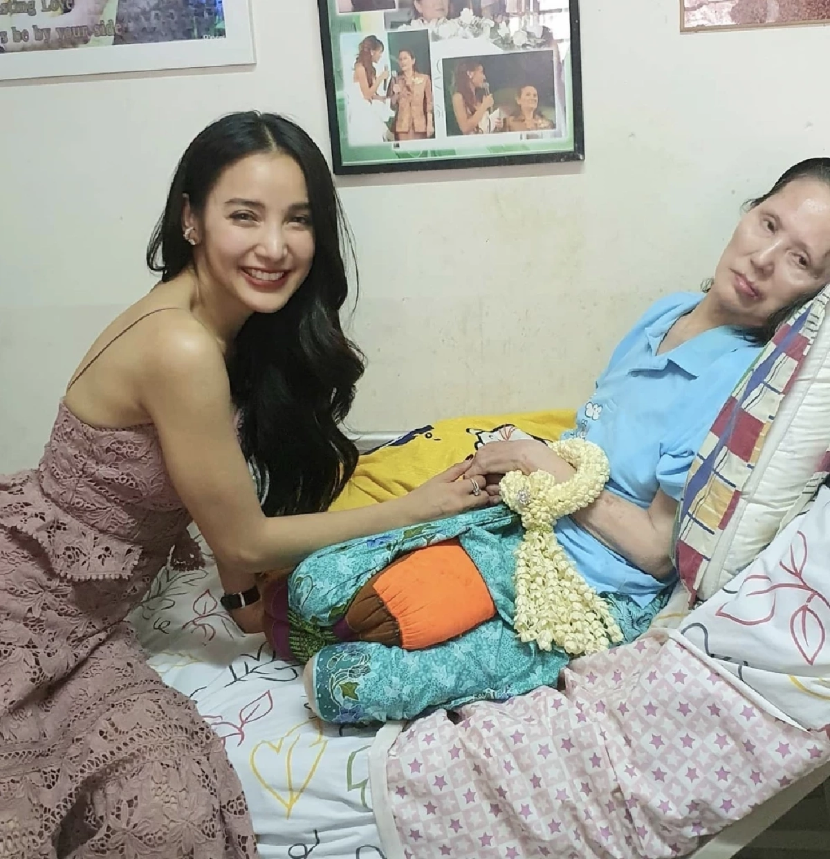 ชาวเน็ตแห่ส่งกำลังใจ แพท ณปภา หลังโพสต์ภาพ คุณแม่ ป่วยกลางดึก 