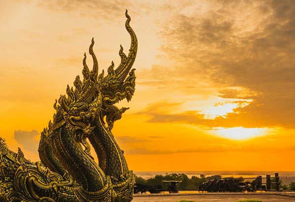 คาถาบูชา พญานาค ชีวิตรุ่งเรือง เงินทองมั่งมี