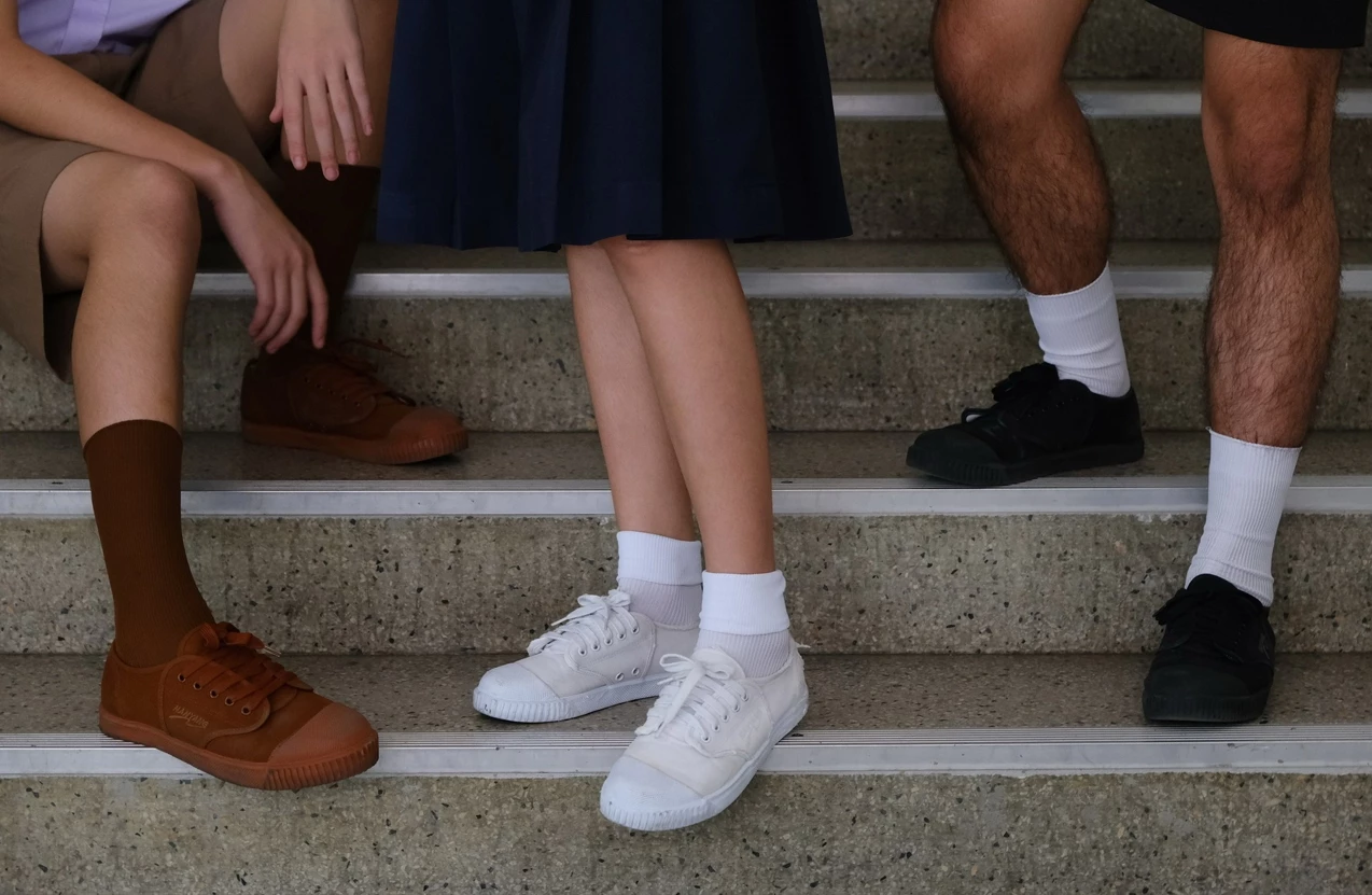 ฝันเห็นรองเท้า ฝันว่าเห็นรองเท้า หมายถึงอะไร พร้อม เลขเด็ด