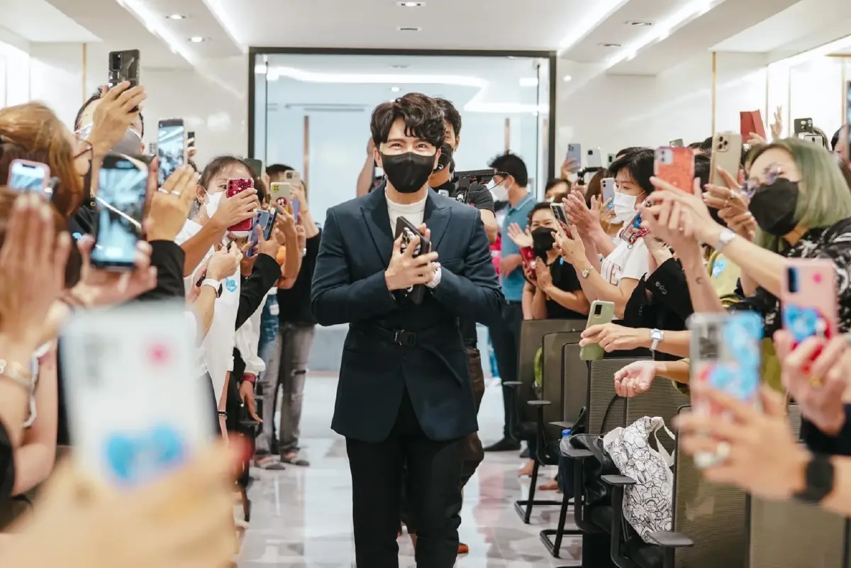 คุณพอล-วรัตน์พล วรัทย์วรกุล CEO บริษัท ดิไอคอน กรุ๊ป จำกัด 