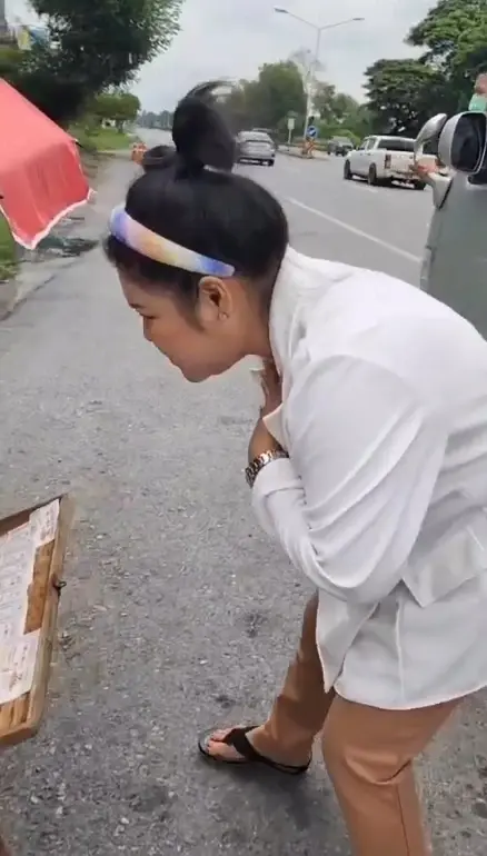แห่ซูมเลข ฮาย อาภาพร วนรถกลับมาอุดหนุนลอตเตอรี่