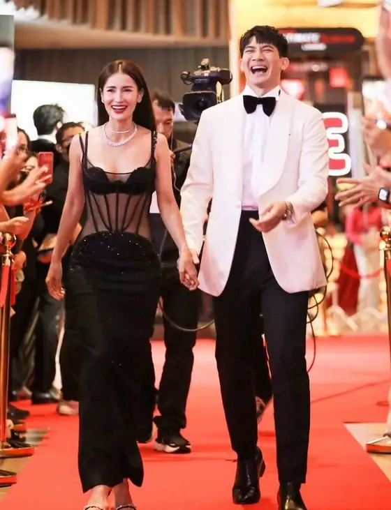 ลุคล่าสุด แอน ทองประสม ใส่ซีทรูเว้าหน้า / ละครซุปตาร์ 2550