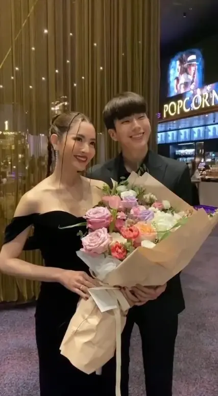 นนกุล หอบดอกไม้โผล่ยินดี แอฟ ทักษอร ก่อนโฟกัสผิดจุดทำกรี๊ดสนั่นไอจีแทบแตก